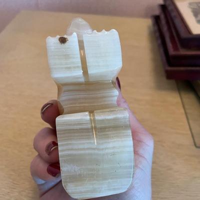 Alabaster onyx rabbit