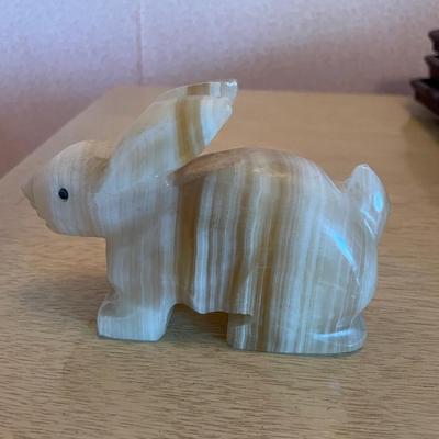 Alabaster onyx rabbit