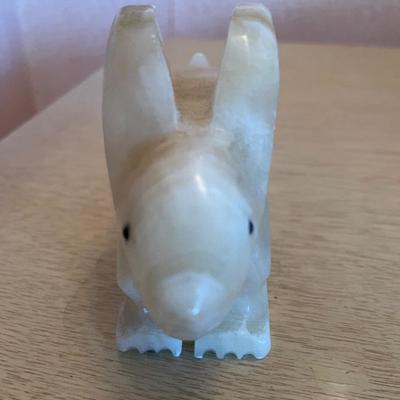 Alabaster onyx rabbit