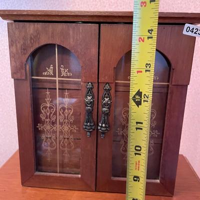 Jewelry box
