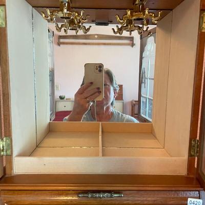 Jewelry box