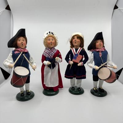 1064 Set of 4 Byers Choice Carolers Williamsburg Patriotic Figures