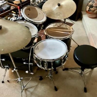 Yamaha 8 Piece Drum Set With Stool