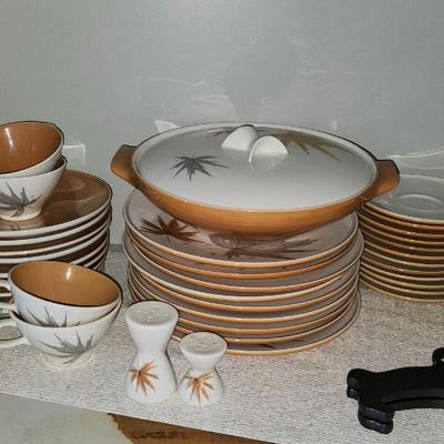 Fantastic Vintage MCM 1950s Ben Seibel, Dish set