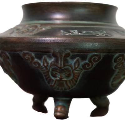 NORSE POTTERY TRI FOOTED BOWL W/ MAN O WIND DECOR.