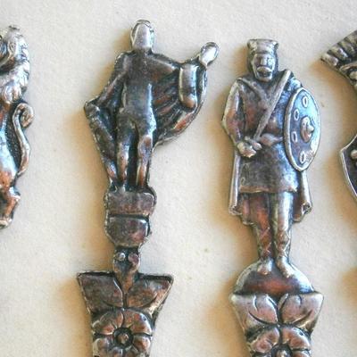 Set of 4 Figural demi-tasse spoons