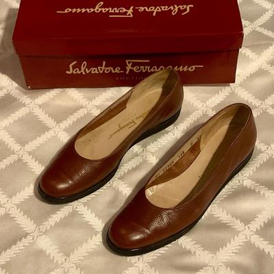 Salvatore Feragamo lady’s shoes size 7 AAAA brown