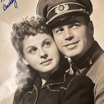 Dorothy Morris signed photo 