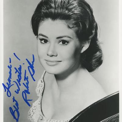 Roberta Shore signed photo