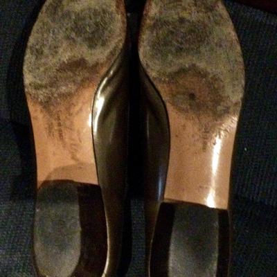 Feragamo low heel gold calf skin size 7 AAAA