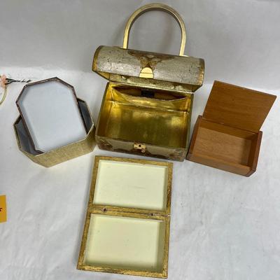 4 pc Vintage Lot of boxes and Aldana (Italian) chest shaped handbag purse