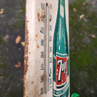 Vintage 7Up Soda Pop Metal Sign w Thermometer