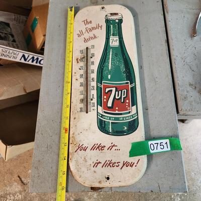 Vintage 7Up Soda Pop Metal Sign w Thermometer
