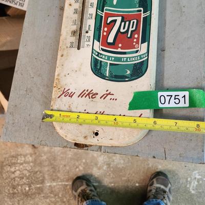 Vintage 7Up Soda Pop Metal Sign w Thermometer