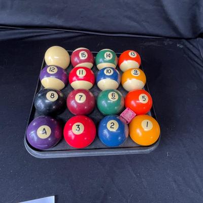 Lot 182 Vintage billiard balls