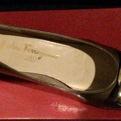 Black leather high heel made by Salvador Feragamo size 7AAAA