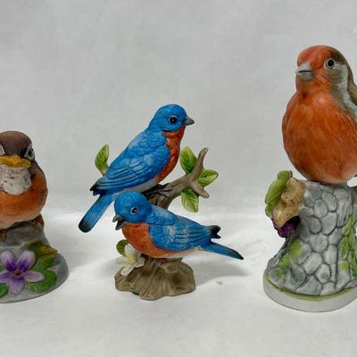 Lot of 3 porcelain bird figurines Robins and Bluebirds Andrea by Sade’s, Homco,