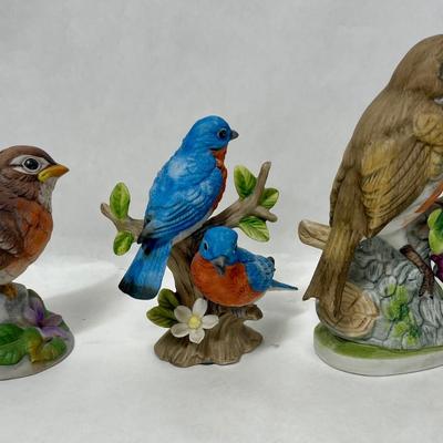 Lot of 3 porcelain bird figurines Robins and Bluebirds Andrea by Sade’s, Homco,