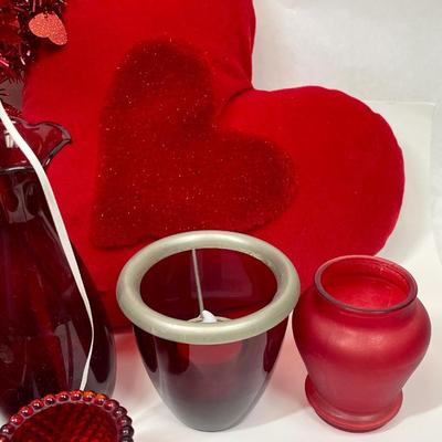 Lot of LOVE DECOR red wreath, hat, candleholders, vase, mini can calendar, etc