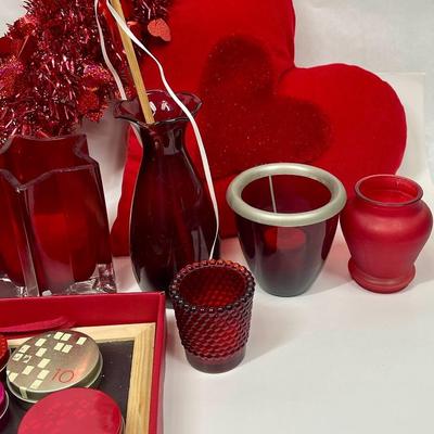 Lot of LOVE DECOR red wreath, hat, candleholders, vase, mini can calendar, etc