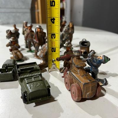 Vintage Lot Toy Soldiers, Vehicles - Some Metal, Some Plastic