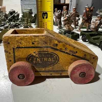 Vintage Lot Toy Soldiers, Vehicles - Some Metal, Some Plastic