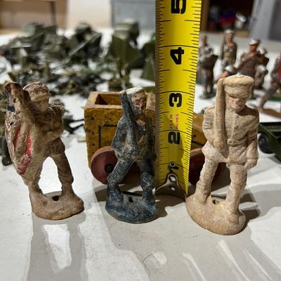 Vintage Lot Toy Soldiers, Vehicles - Some Metal, Some Plastic