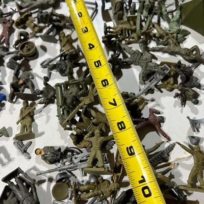 Vintage Lot Toy Soldiers, Vehicles - Some Metal, Some Plastic