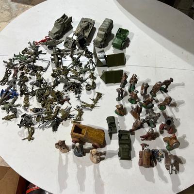 Vintage Lot Toy Soldiers, Vehicles - Some Metal, Some Plastic
