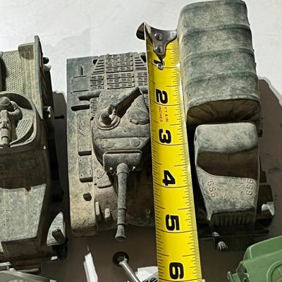 Vintage Lot Toy Soldiers, Vehicles - Some Metal, Some Plastic