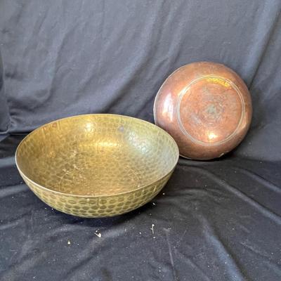 Lot 219 Metal ware bowls