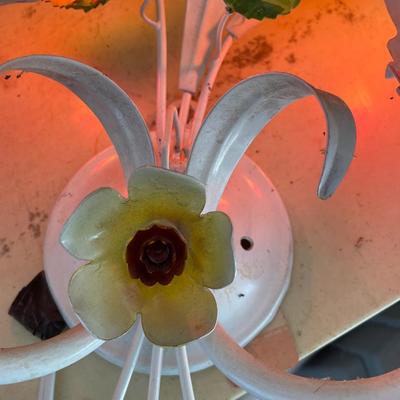 Retro metal flower light