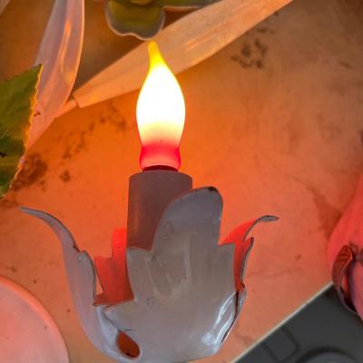 Retro metal flower light