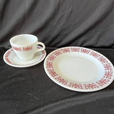 Lot 236 Pyrex restaurant ware place setting