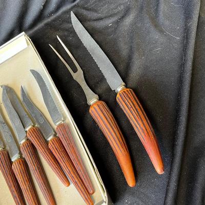 Lot 240 Bakelite & Kitchen ware