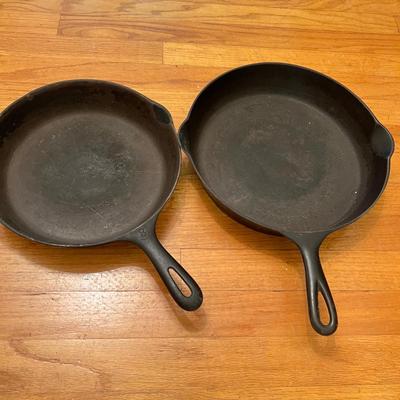 2 Cast Iron Skillets