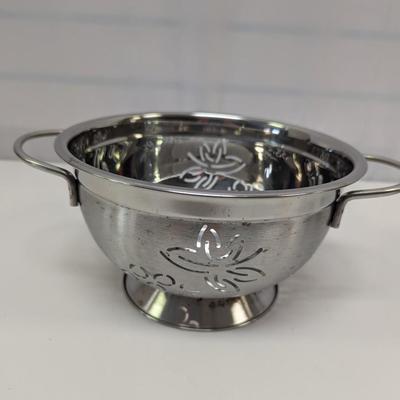 Plastic & Stainless Colanders
