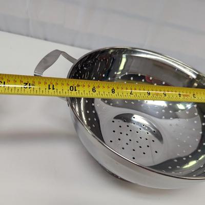 Plastic & Stainless Colanders