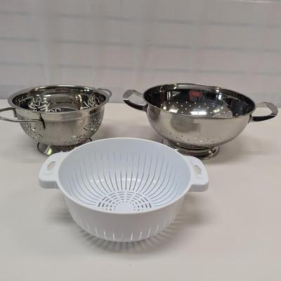 Plastic & Stainless Colanders