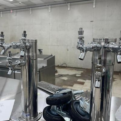 Lot 11:- six tap beer cooler