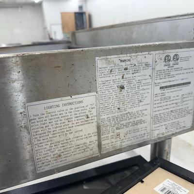 Lot 16: commercial three burner flat top