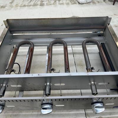 Lot 16: commercial three burner flat top