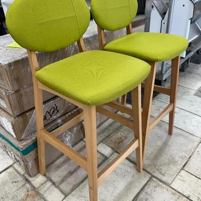 Lot 18: 12 Brand NEW Bar Stools