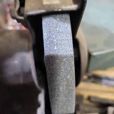 Bench grinder