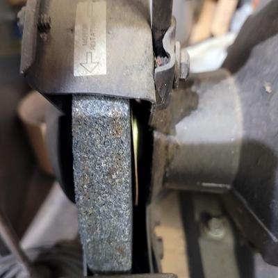 Bench grinder