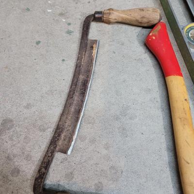 Lot of mostly antique tools