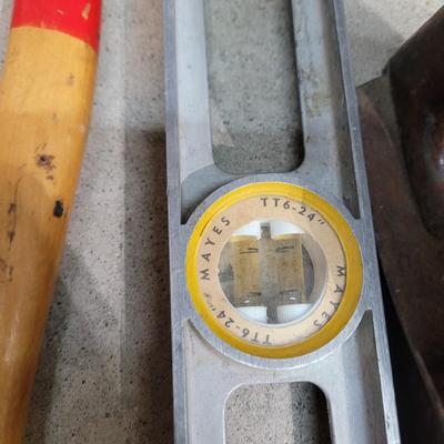 Lot of mostly antique tools