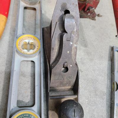 Lot of mostly antique tools