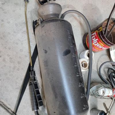 Lot of garage items
