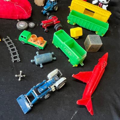 Lot 250 Assortment of toys